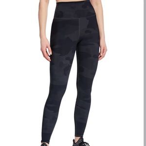 Alo Vapor Gray Camo Leggings